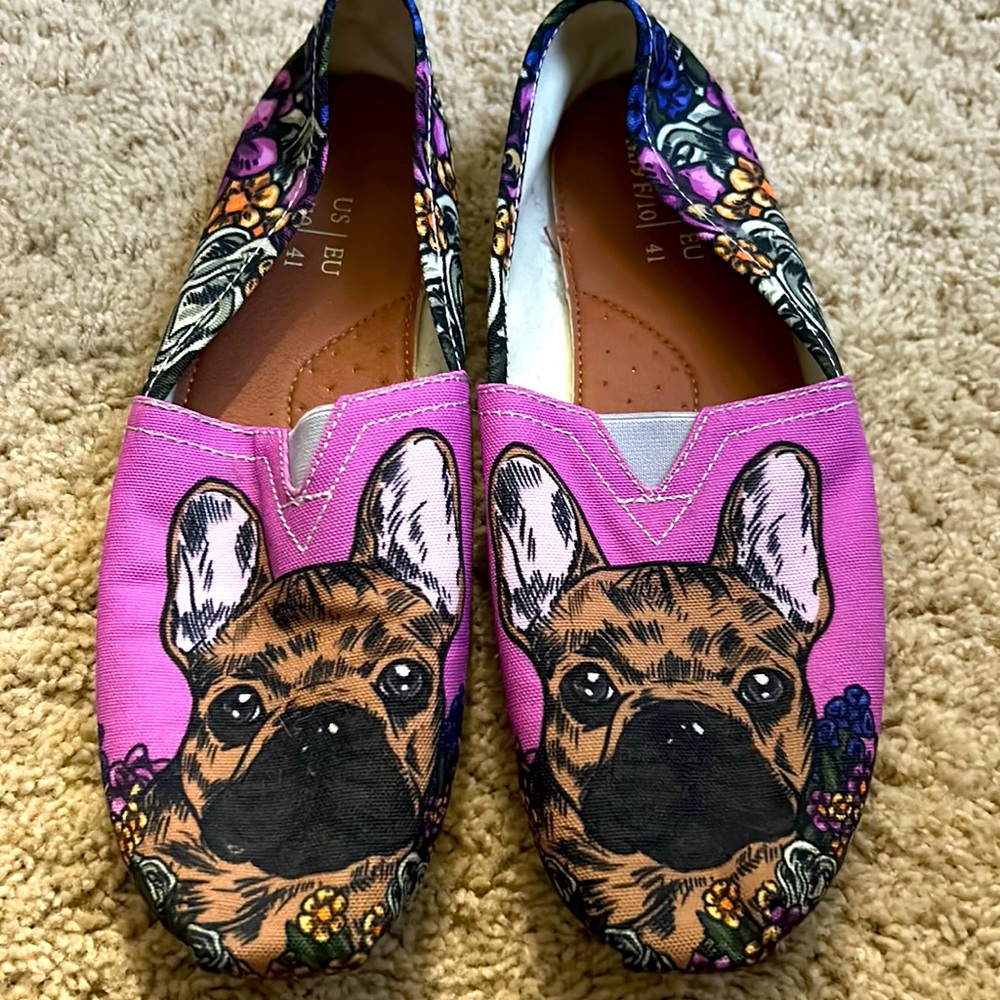 Frenchie slip ons 🐶